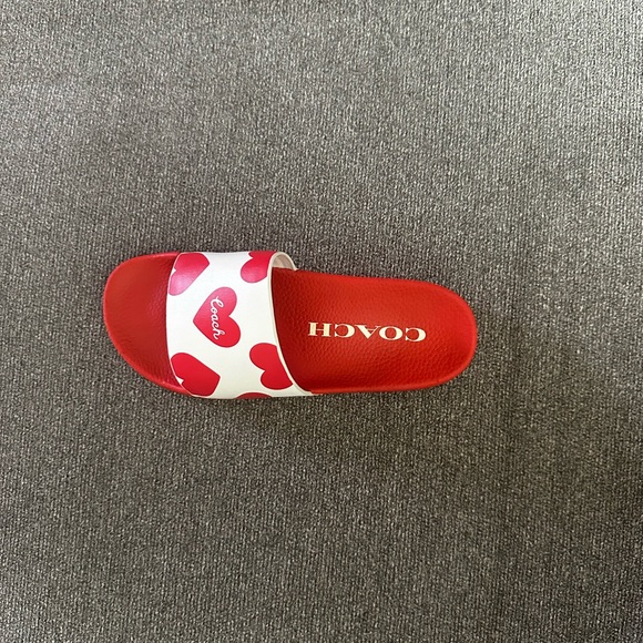 Brand coach ,size 7 and color Red - Picture 6 of 9